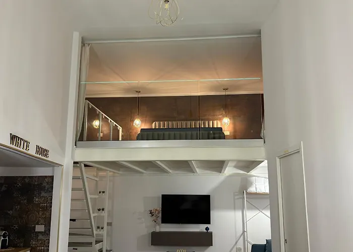 White House Luxury * Bari