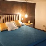White House Luxury 아파트