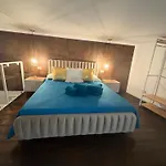 아파트 White House Luxury