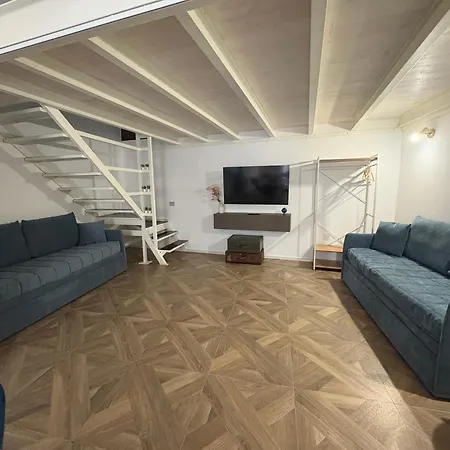 White House Luxury Apartment Bari