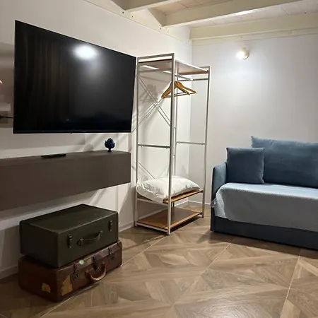 White House Luxury