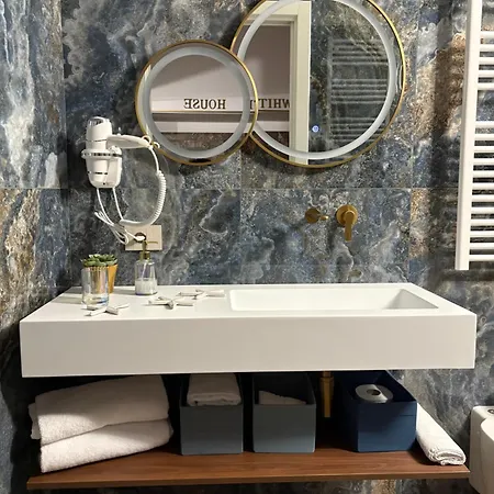 White House Luxury Apartment Bari