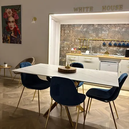 White House Luxury Apartament