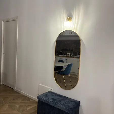 White House Luxury Apartment