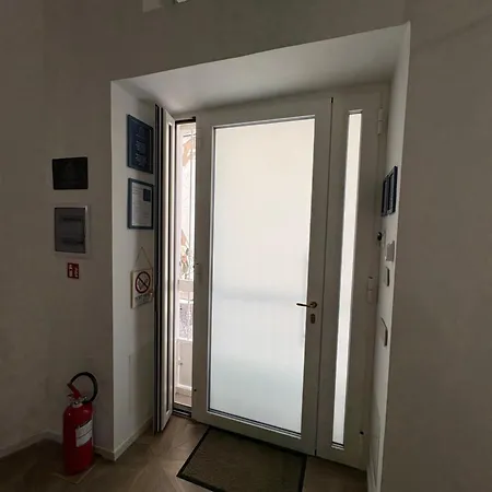 White House Luxury * Bari