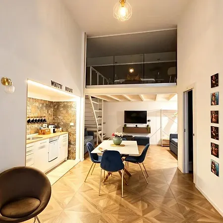White House Luxury * Bari